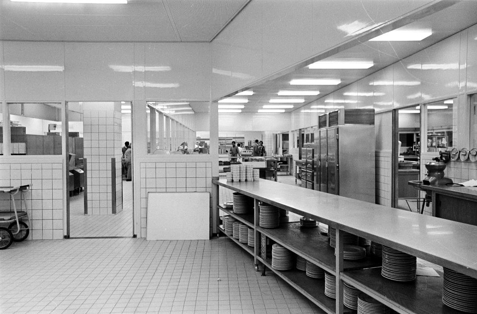 Opdracht Hotel Revue, interieurs horecaf op luchtareaal Schiphol, Bestanddeelnr 920-3027