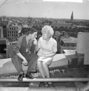 Opdracht Parool Zonnebaders in Amsterdam Serie, Bestanddeelnr 915-2437