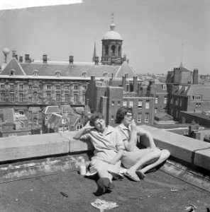 Opdracht Parool Zonnebaders in Amsterdam Serie, Bestanddeelnr 915-2439