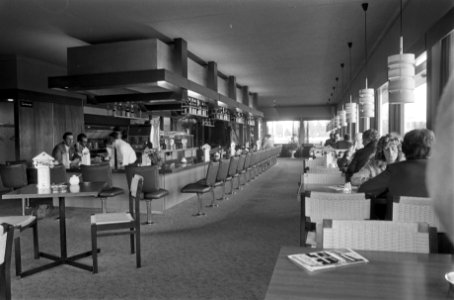 Opdracht Hotel Revue Centralgrill, Plein 1960 , Amstelveen interieur, Bestanddeelnr 923-8357