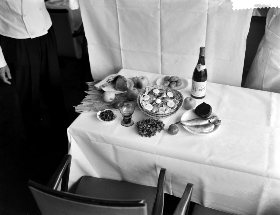 Opdracht Hotel Revue . Gerechten, Bestanddeelnr 912-5111