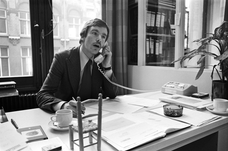 Opdracht Hotel Revue Nationaal Centrum Reserveringen directeur Faber, Bestanddeelnr 928-4978