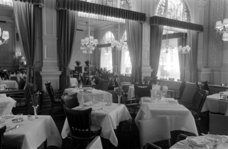 Opdracht Hotel Revue restaurant van Hotel Polen, Bestanddeelnr 922-3537