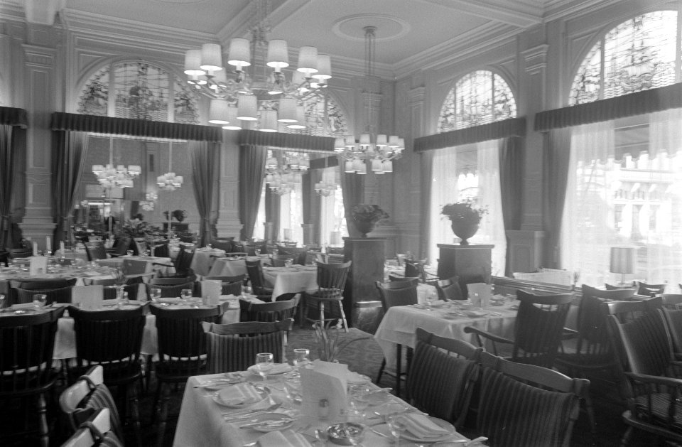 Opdracht Hotel Revue restaurant van Hotel Polen, Bestanddeelnr 922-3539