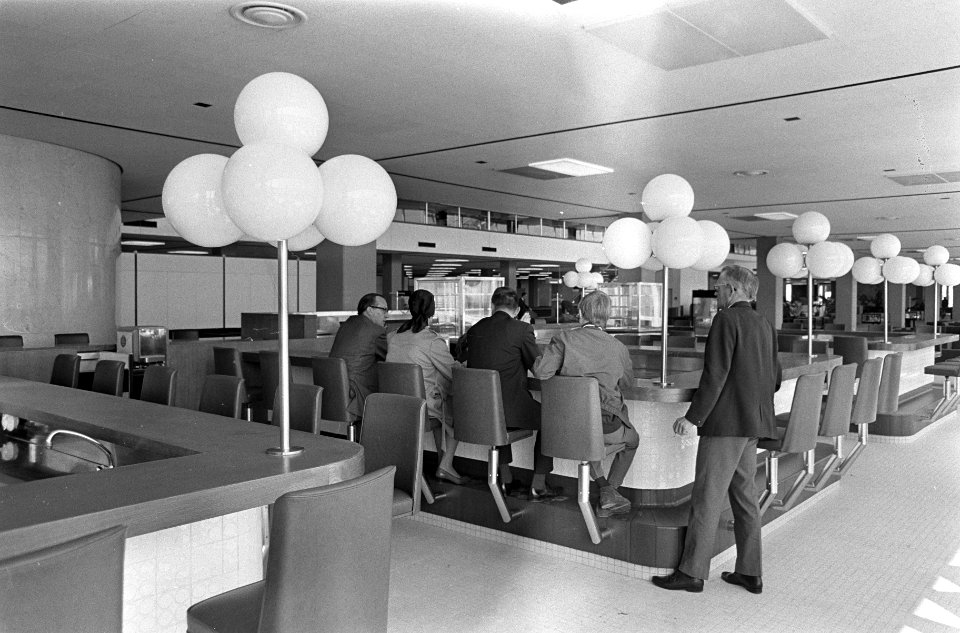 Opdracht Hotel Revue, interieurs horecaf op luchtareaal Schiphol, Bestanddeelnr 920-3020