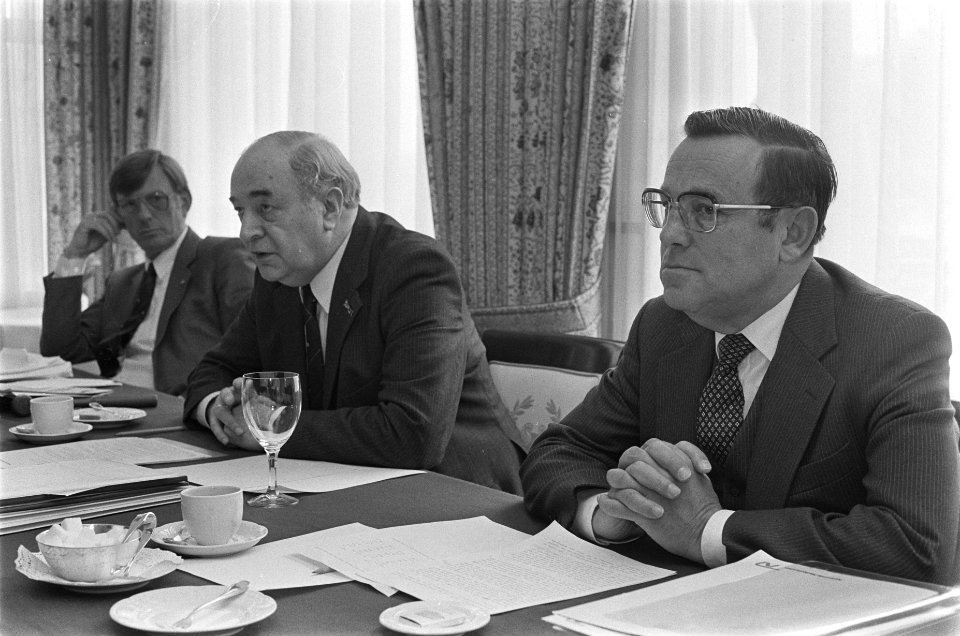 Opdracht Hollander en Van der Mey , persconferentie Nationale Nederlanden 6, 8, Bestanddeelnr 932-1415
