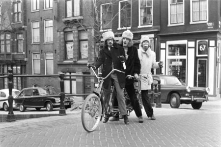Op tandem met oliebollen en champagne op weg naar 1972, Bestanddeelnr 925-2733