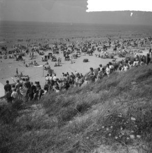 Opdracht Arnhemse Courant 1000 kinderen in Zandvoort, aan het strand, Bestanddeelnr 916-6474