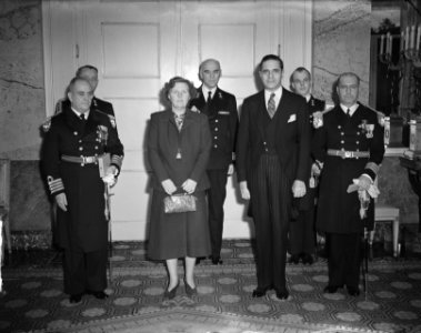 Op Paleis Soestdijk heeft koningin Juliana ontvangen de commandant van het Brazi, Bestanddeelnr 904-2285