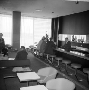 Opdracht Hotel Revue, interieurs horecaf op luchtareaal Schiphol, Bestanddeelnr 920-3034