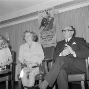 Opdracht afscheid heer J.D. Veen van GEB en ICA, Bestanddeelnr 921-8183