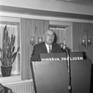 Opdracht afscheid heer J.D. Veen van GEB en ICA, Bestanddeelnr 921-8165