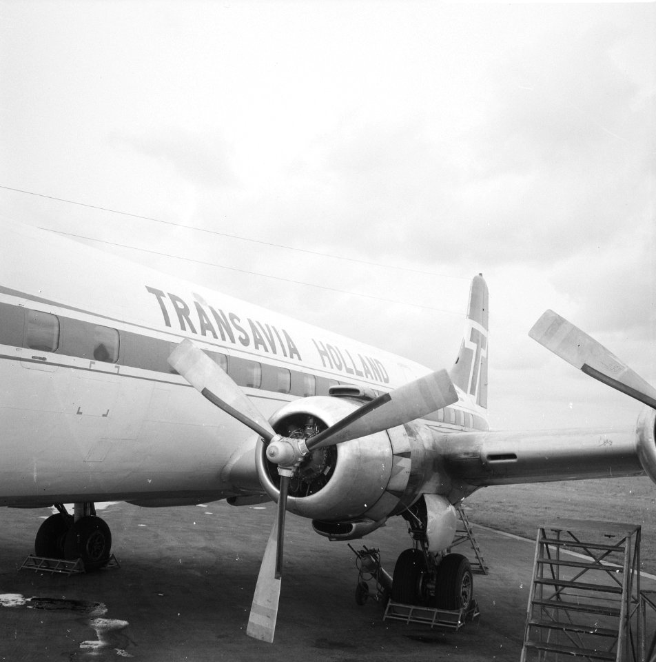 Opdracht Haagse Courant . Vliegtuig Transavia, Bestanddeelnr 920-6017