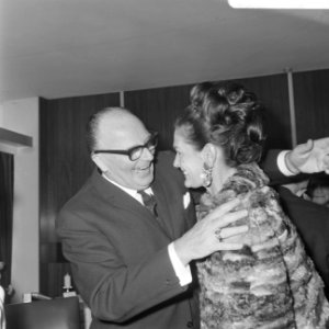 Opdracht afscheid heer J.D. Veen van GEB en ICA, Bestanddeelnr 921-8187