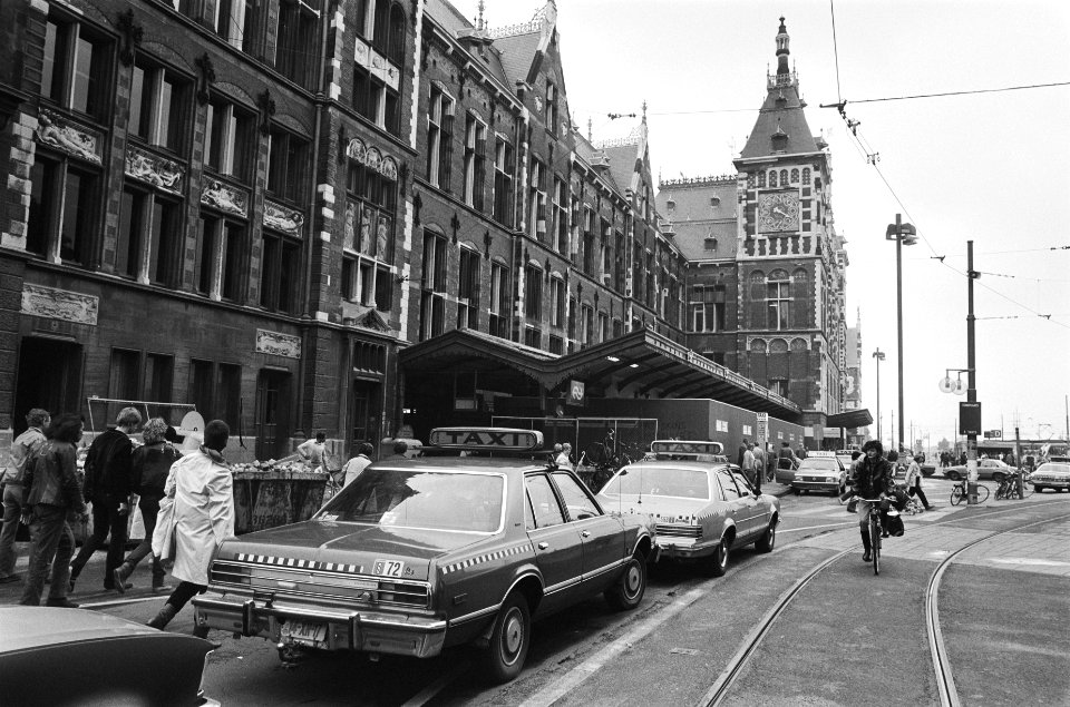 Opdracht Audet Nieuwsdienst taxistandplaats Centraal Station , Amsterdam, Bestanddeelnr 932-2134