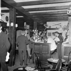 Opdracht Hotel Reveu , Engelse pub in Amsterdam, Bestanddeelnr 919-3763