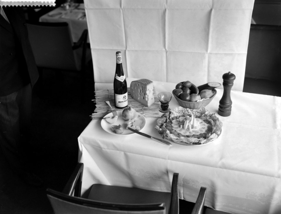 Opdracht Hotel Revue . Gerechten, Bestanddeelnr 912-5115