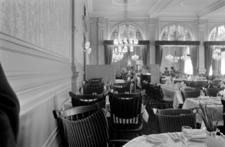 Opdracht Hotel Revue restaurant van Hotel Polen, Bestanddeelnr 922-3541