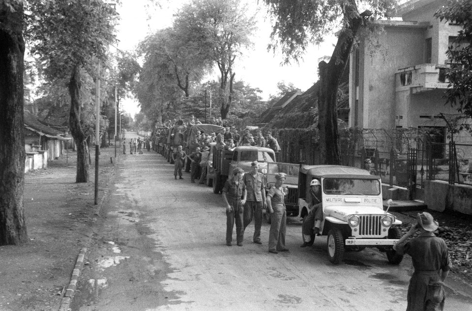 Op zaterdag 12 november 1949 nam de T.N.I. de stad Solo over van de Nederlands, Bestanddeelnr 878
