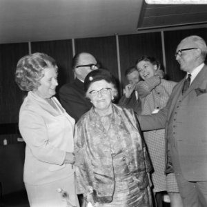 Opdracht afscheid heer J.D. Veen van GEB en ICA, Bestanddeelnr 921-8221
