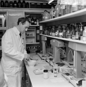 Opdracht Elsevier. Apotheker, Bestanddeelnr 923-3127