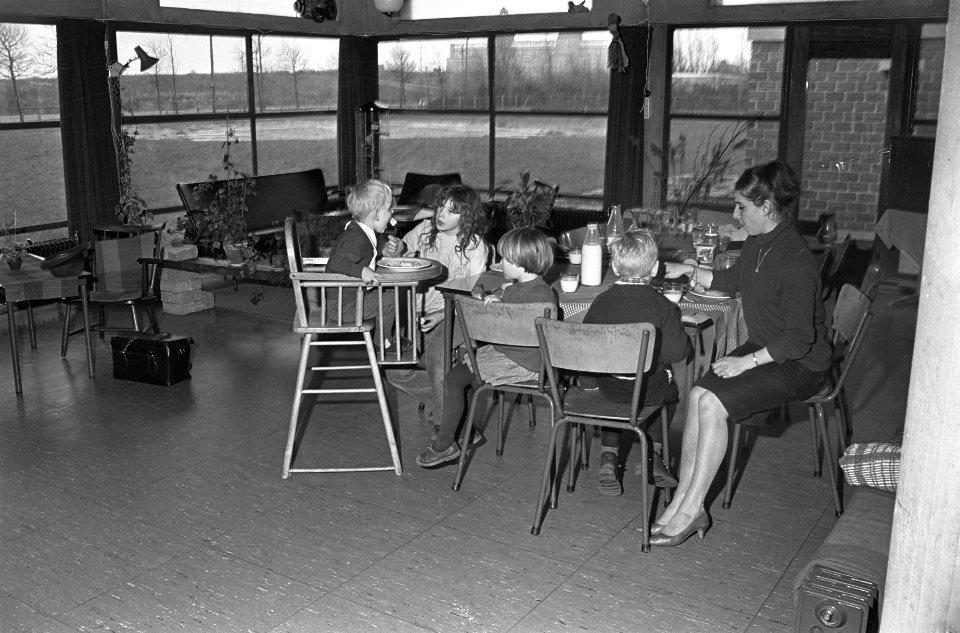 Opdracht Elsevier, kindertehuis, Bestanddeelnr 920-0681