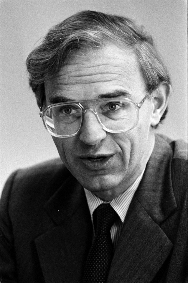 Opdracht Financieel Dagblad , minister Ruding , interview (o.a. koppen), Bestanddeelnr 933-2492