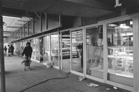 Opdracht Financieel Dagblad , het in aanbouw zijnde politiebureau in winkelcentr, Bestanddeelnr 933-2182