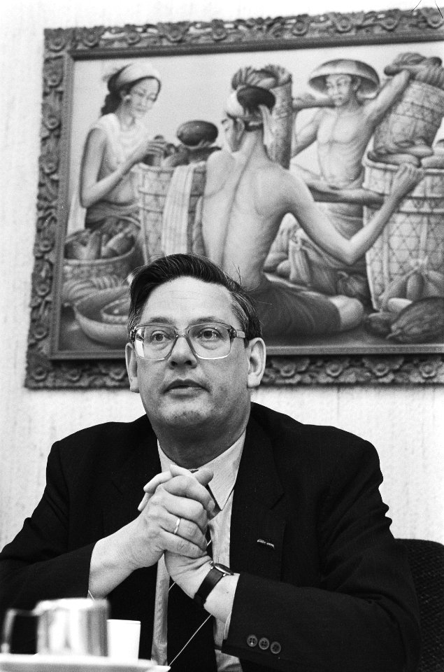 Opdracht Financieel Dagblad , minister Van Aardenne, Bestanddeelnr 933-3462