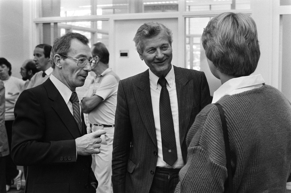 Opdracht Financieel Dagblad , opening nieuwe Gewestelijk Arbeidsbureau in Den Ha, Bestanddeelnr 933-4175