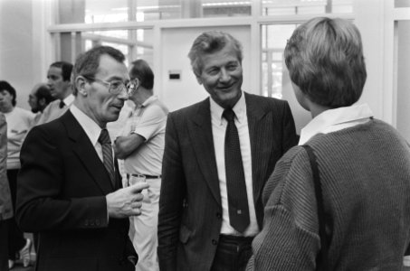 Opdracht Financieel Dagblad , opening nieuwe Gewestelijk Arbeidsbureau in Den Ha, Bestanddeelnr 933-4175