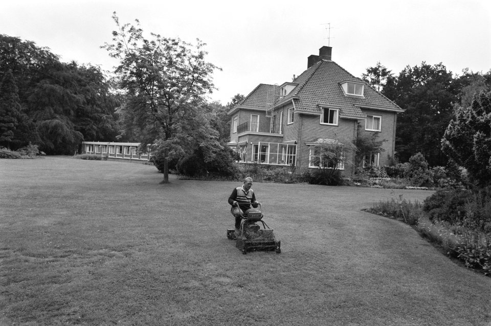 Opdracht Financieel Dagblad , exterieur herstellingsoord Overbosch, Bestanddeelnr 934-0410
