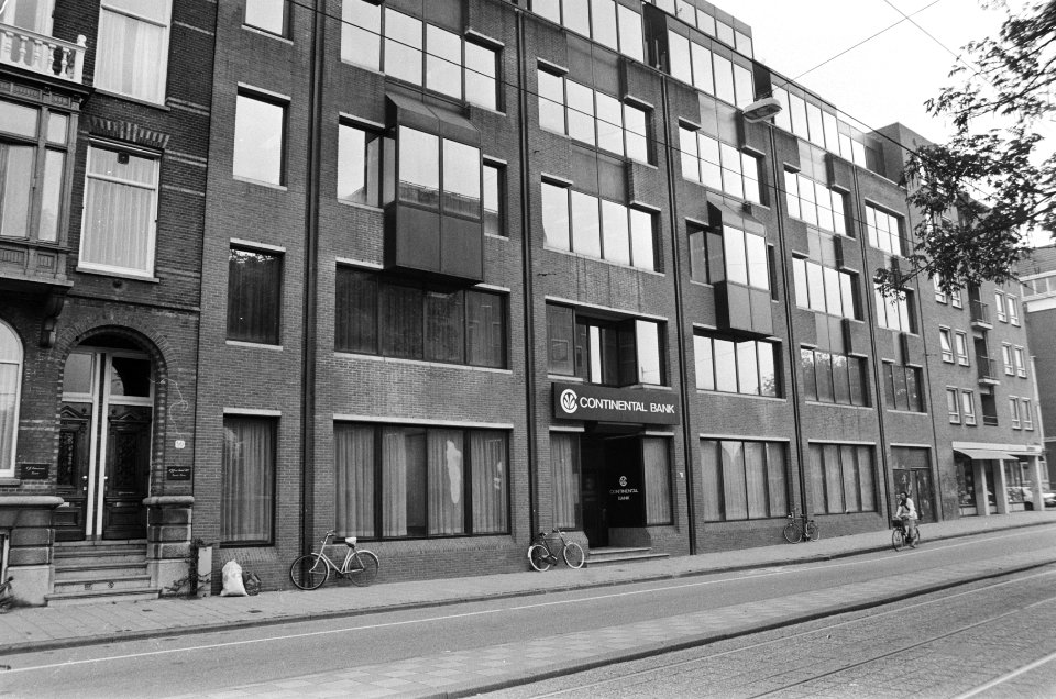 Opdracht Financieel Dagblad , exterieur Continentel Illinois Bank , Amsterdam, Bestanddeelnr 933-1159