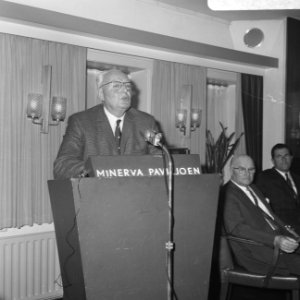 Opdracht afscheid heer J.D. Veen van GEB en ICA, Bestanddeelnr 921-8161