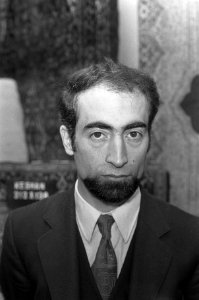 Opdracht Gelderlander, heer Ali Behma (handelaar Perzische tapijten) Amsterdam, Bestanddeelnr 925-0382
