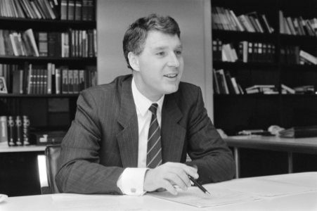 Opdracht Financieel Dagblad , de heer Jongbloed (directeur staal bankiers), clos, Bestanddeelnr 933-2317