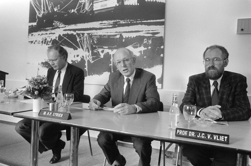 Opdracht Financieel Dagblad , persconferentie SPIN in Den Haag, Bestanddeelnr 933-9172