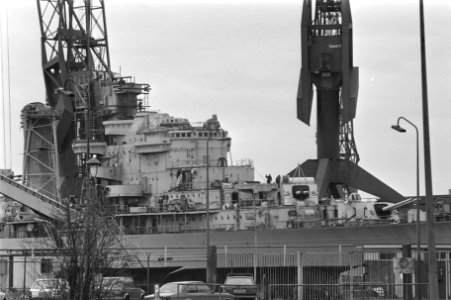 Op voormalige ADM-werf in Amsterdam wordt gewerkt aan kruiser Almirante Grau, wa, Bestanddeelnr 933-6132