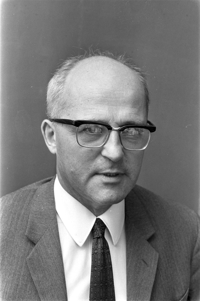 Opdracht Elsevier Prof. P. de Wolff , kop, Bestanddeelnr 923-9099