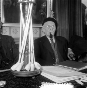 Opa Klijzing wereldkampioen pijproken, Bestanddeelnr 905-0593
