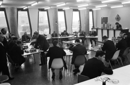 Opdracht Elseviers weekblad. Schaaksimultaan Botwinnik, Bestanddeelnr 915-8811