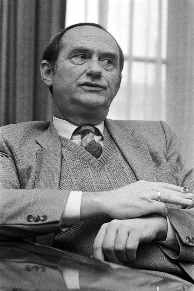 Opdracht Gelderlander Jaap Boersma , directeur stadsreiniging Amsterdam, Bestanddeelnr 932-8699