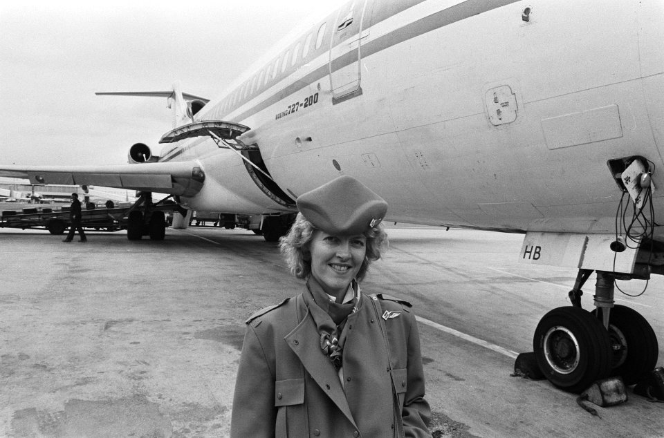 Opdracht Gelderlander journaliste Henriette Verbeek voor vliegtuig Air Holland , Bestanddeelnr 933-7246