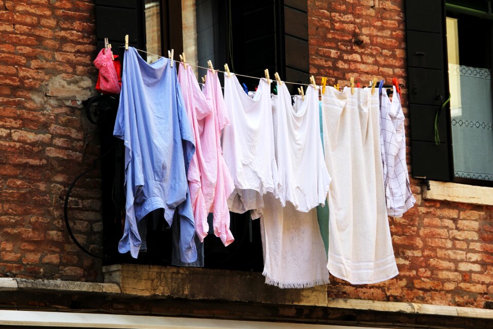 Clothing hang hang hang