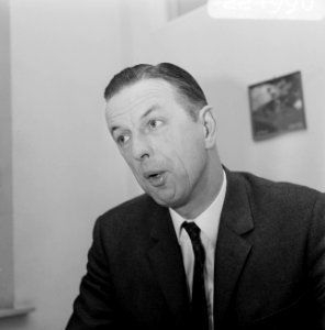 Opdracht Elsevier P. Helder personeelschef Albert Heyn (Zaandam), Bestanddeelnr 922-1990