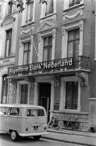 Opdracht Elsevier exterieur Algemene Bank Nederland , Sarphatistraat, Bestanddeelnr 923-6976