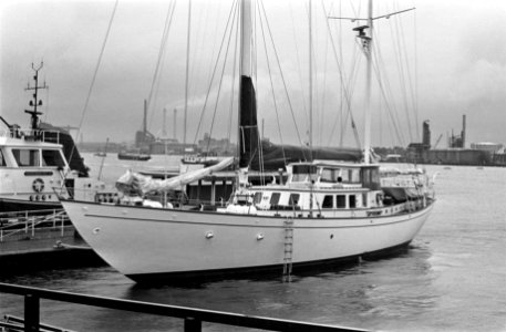 Opdracht Elsevier Schip in Amsterdam, de Astrol, Bestanddeelnr 923-6696