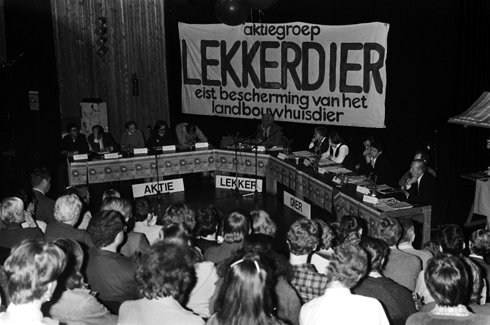 Opdracht Lekker dier, forumdiscussie door actiegroep Lekker dier politici ondervraagd door publicisten over landbouwhuisdieren, Bestanddeelnr 931-4166