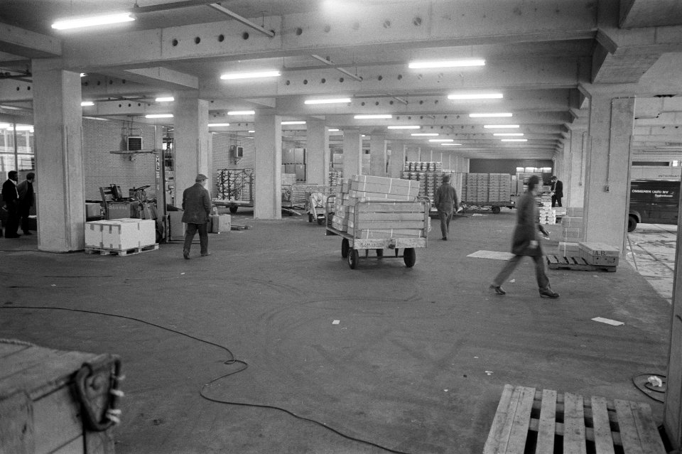 Opdracht luchtvrachtmail, kantine en exportdeel vrachtlok Schiphol, Bestanddeelnr 926-0370