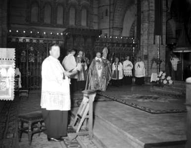 Opdracht Maasbode. Priesters van Rotterdams diocees nemen afscheid van mgr. Meub, Bestanddeelnr 907-7129